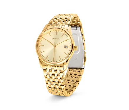 Gros plan d'une montre pour femme dorée.