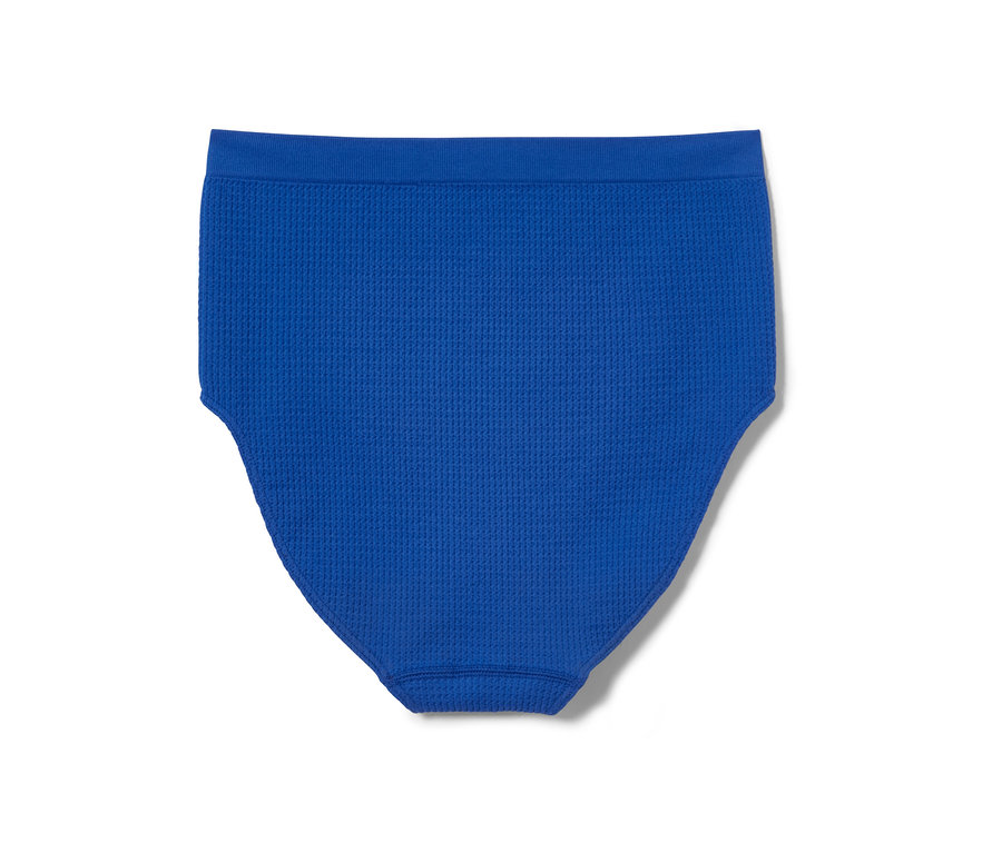 Slip taille haute sans coutures avec structure bleu sur fond blanc.