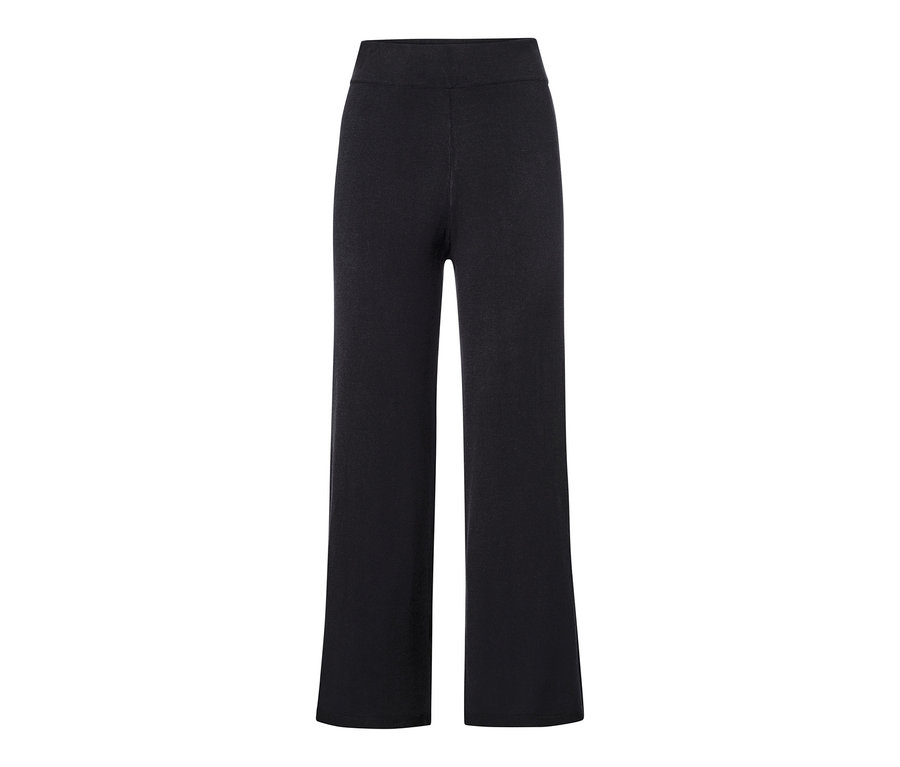 Un pantalon souple noir avec ceinture confort.