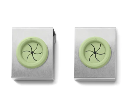 Deux porte-linges de cuisine.