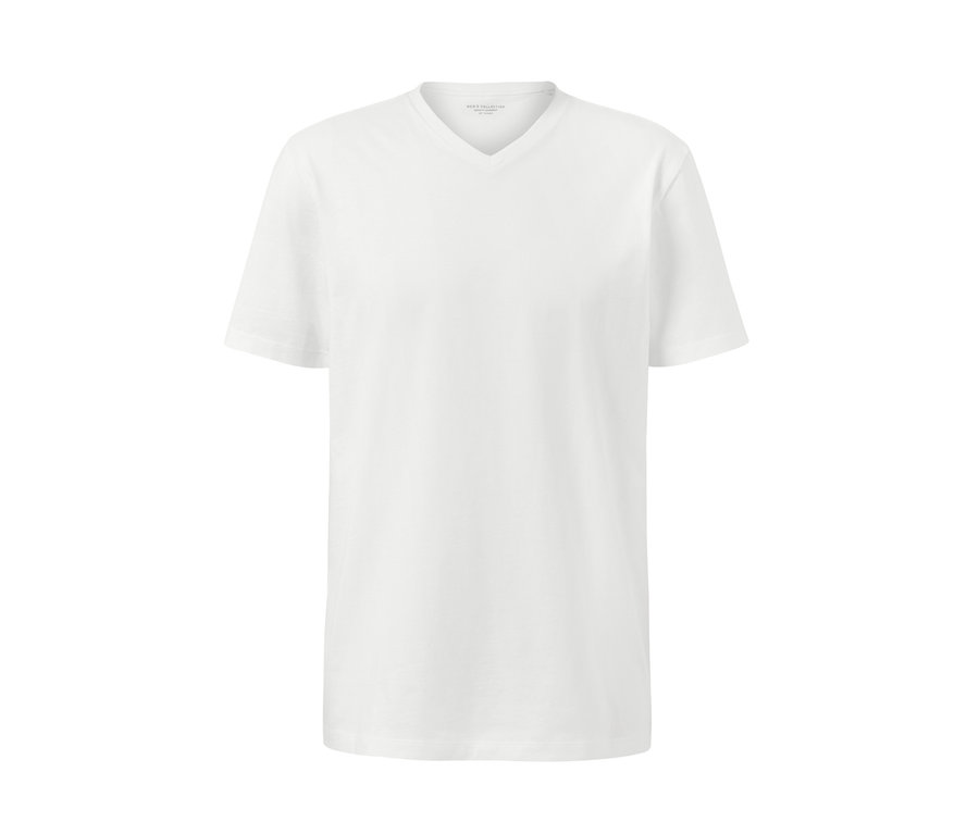 Un t-shirt blanc à manches courtes et encolure en V.