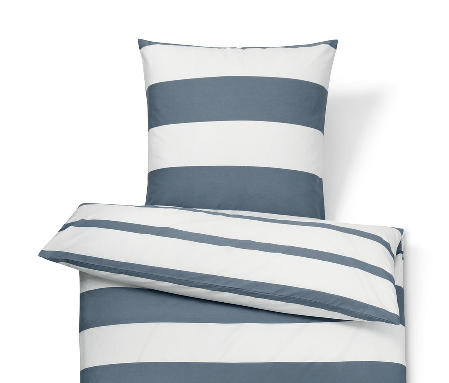 Parure de lit en percale rayée de taille standard et de grande taille.