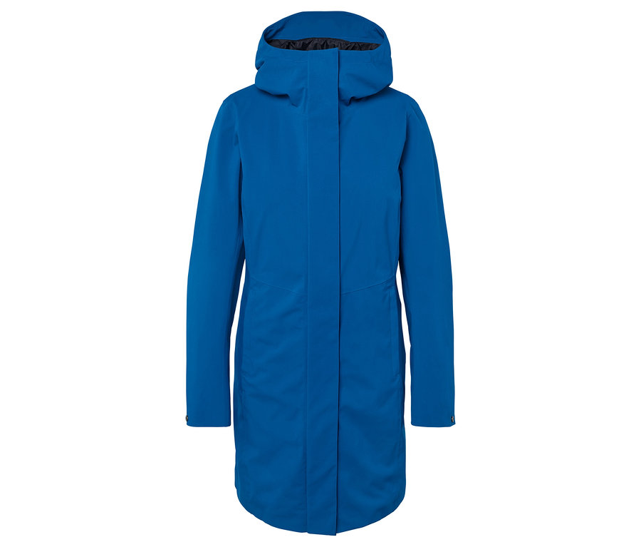 Manteau bleu à capuche.
