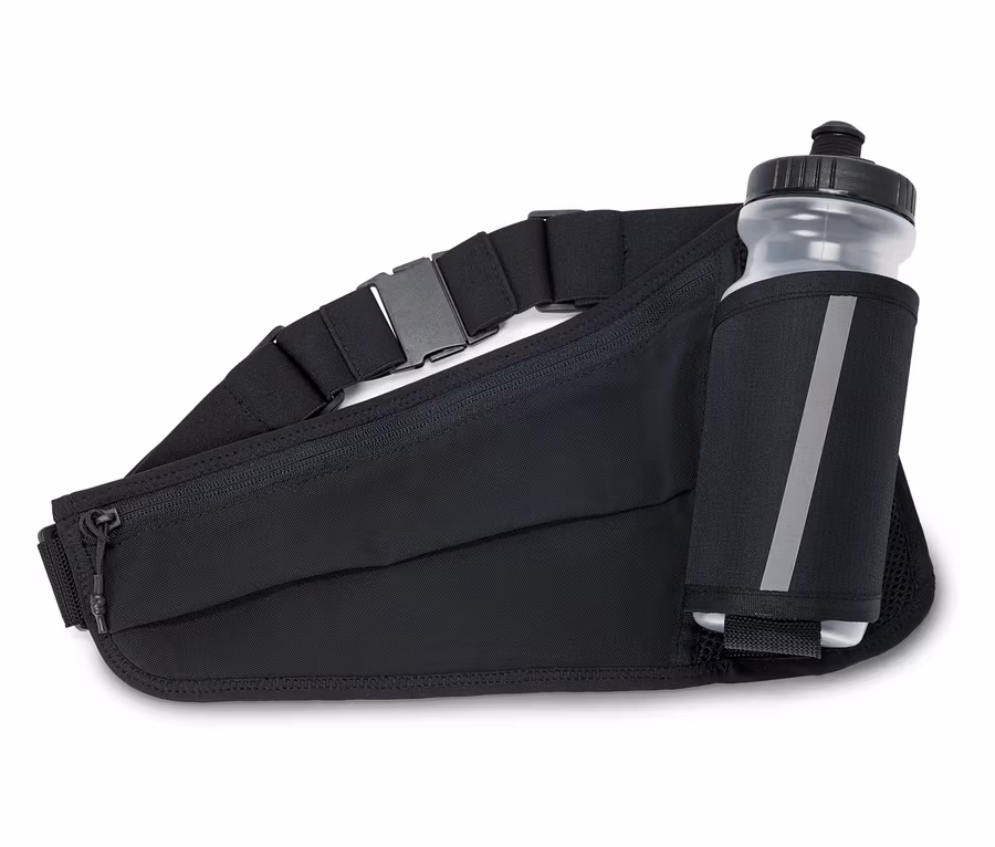 Sac banane noir avec fermeture éclair et sangle réglable, comprenant une bouteille d'eau transparente dans une poche latérale.