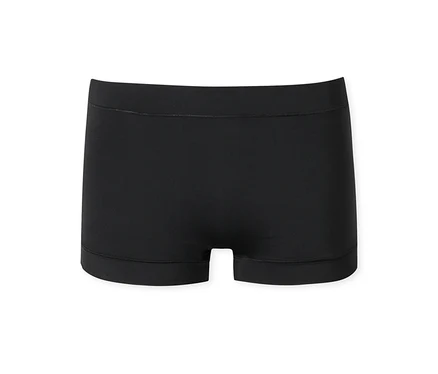 Un boxer noir sans couture, avec une large ceinture élastique et des jambes courtes, posé à plat sur un fond blanc.