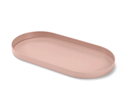 Un plateau en métal couleur rouille sur fond blanc.