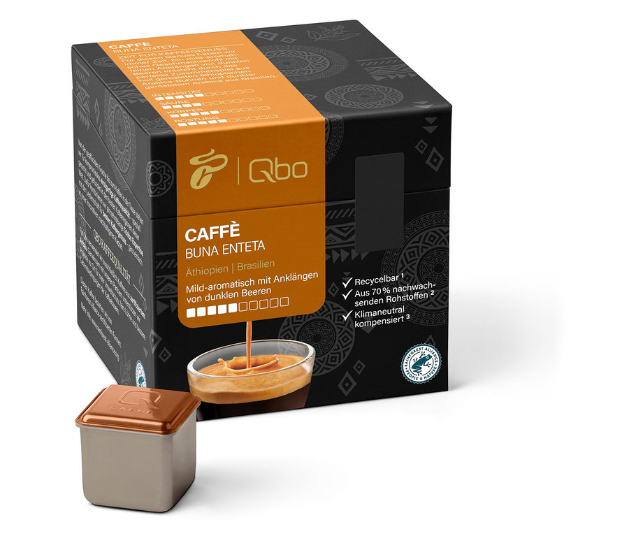 Une capsule Qbo Caffè BUNA ENTETA devant un paquet ouvert de Qbo Caffè BUNA ENTETA de 27 capsules.