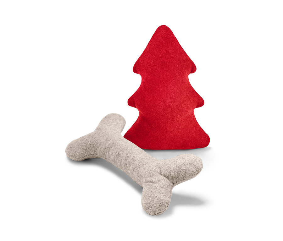 Un ensemble de jouets pour chien en deux parties avec un arbre en peluche rouge et un os en peluche.