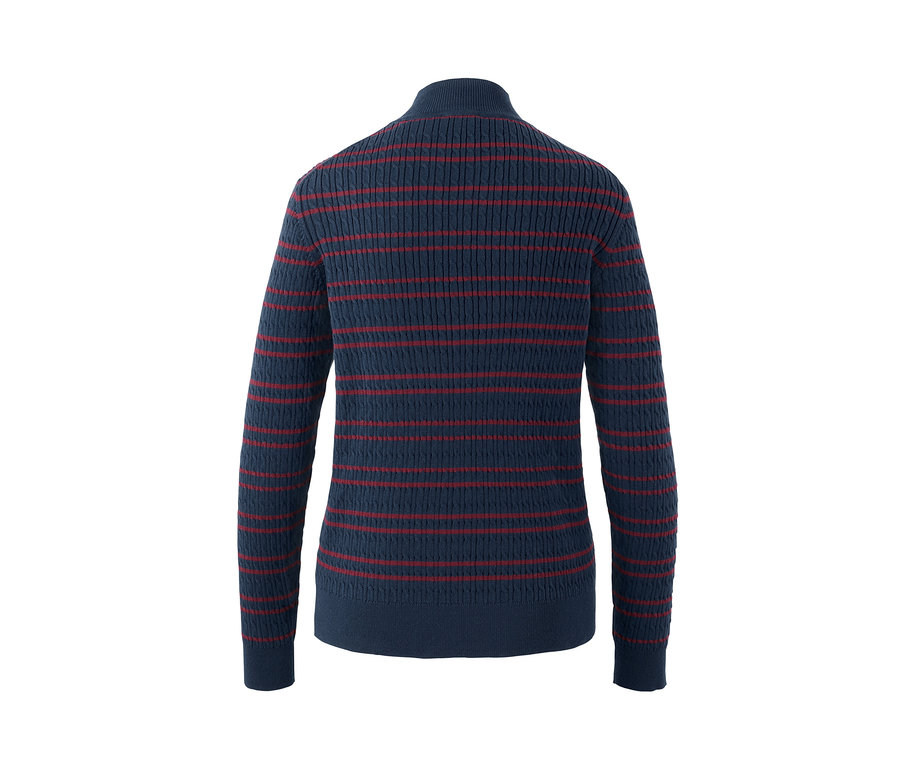 Pull en maille fine bleu rouge avec torsades.