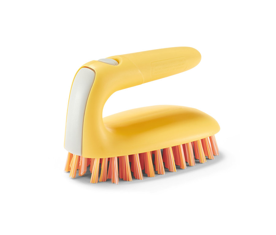 Brosse à sols et carrelage 2 en 1 jaune avec manche blanc.