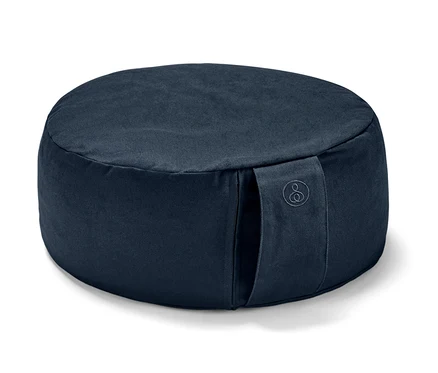 Coussin de méditation bleu marine.