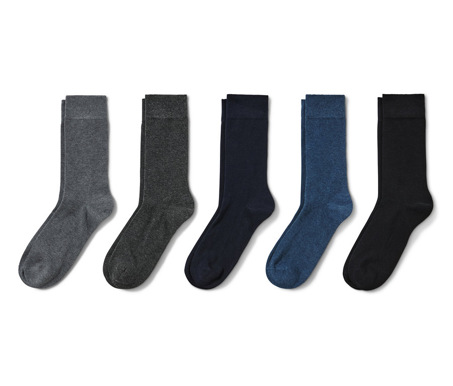 Cinq paires de chaussettes en gris, gris foncé, bleu marine, bleu et noir.
