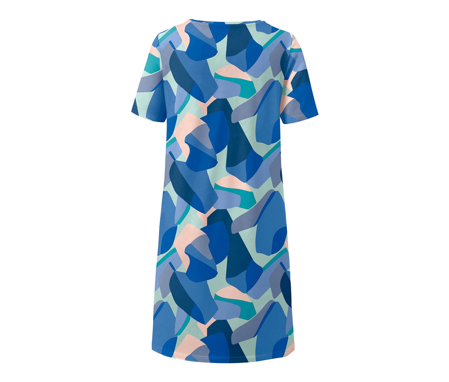 Chemise de nuit bleue à motifs et à manches courtes.