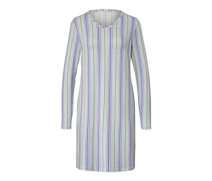 Chemise de nuit rayée à manches longues.