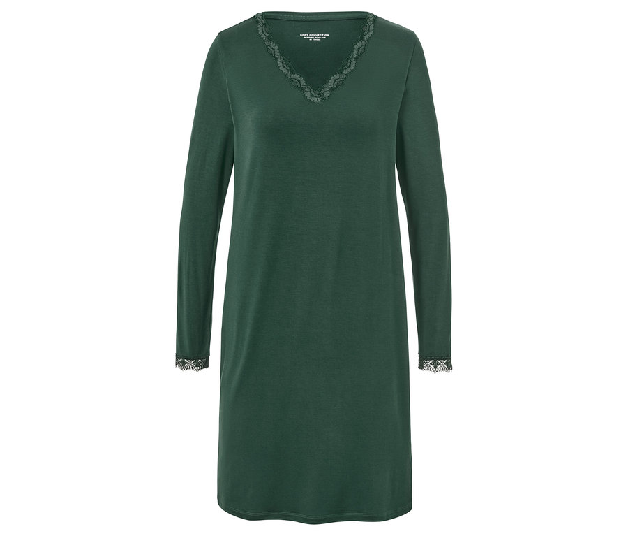 Chemise de nuit verte à manches longues avec dentelle à l'encolure et aux poignets.