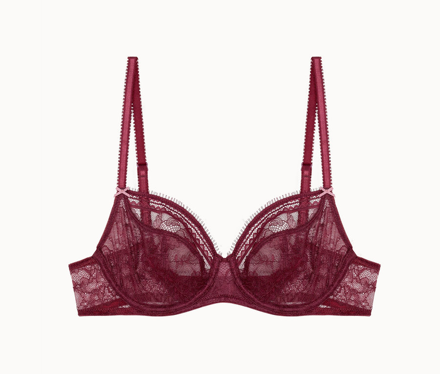 Soutien-gorge bordeaux en dentelle à armatures.