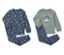 Deux ensembles de pyjamas pour enfants sont côte à côte. Un ensemble est bleu foncé avec un imprimé de renards et d'arbres, l'autre ensemble est vert avec un imprimé de raton laveur et un pantalon bleu.