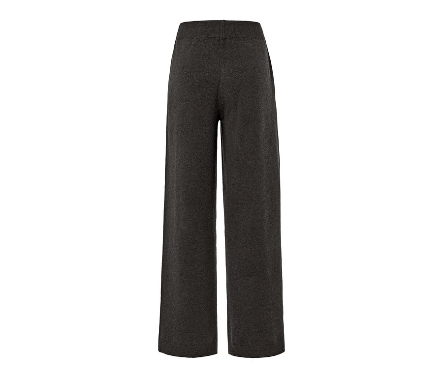 Pantalon d’intérieur gris à jambes larges.
