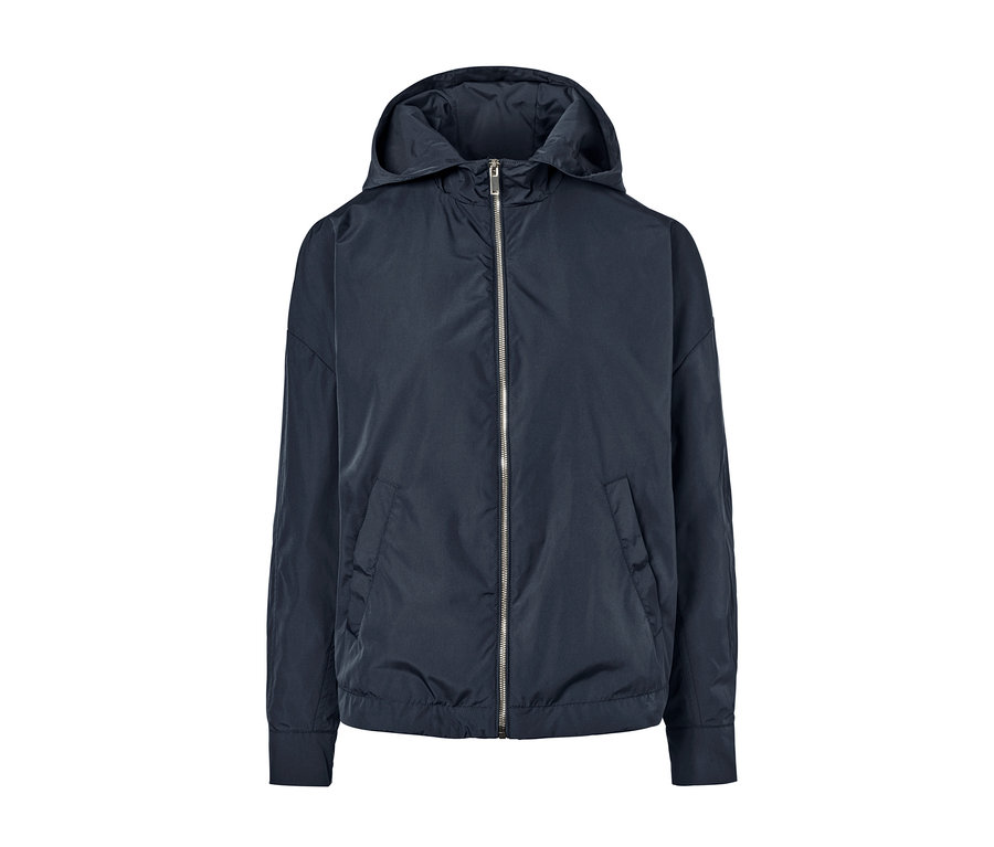 Parka courte bleu marine à capuche.