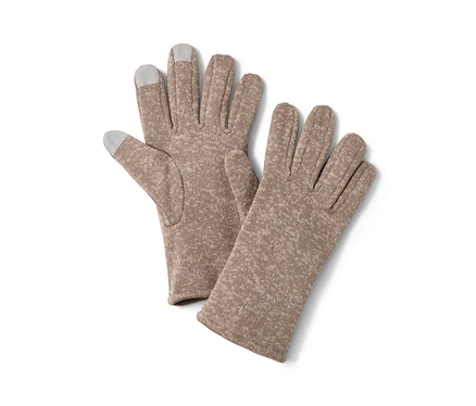 Deux gants marron en matière polaire tricotée.