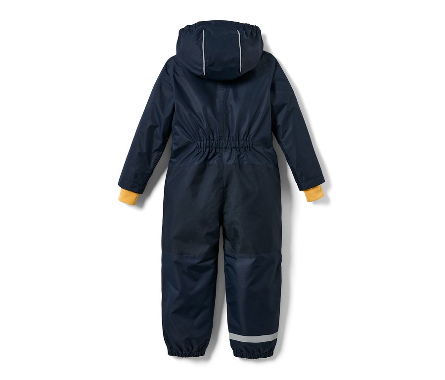 Une-pièce imperméable bleu marine pour tout petit avec capuche et poignets jaunes.