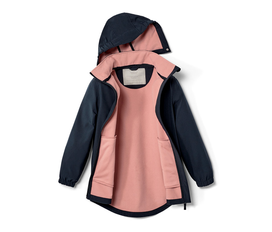 Manteau softshell bleu marine pour enfants avec capuche et doublure rose.