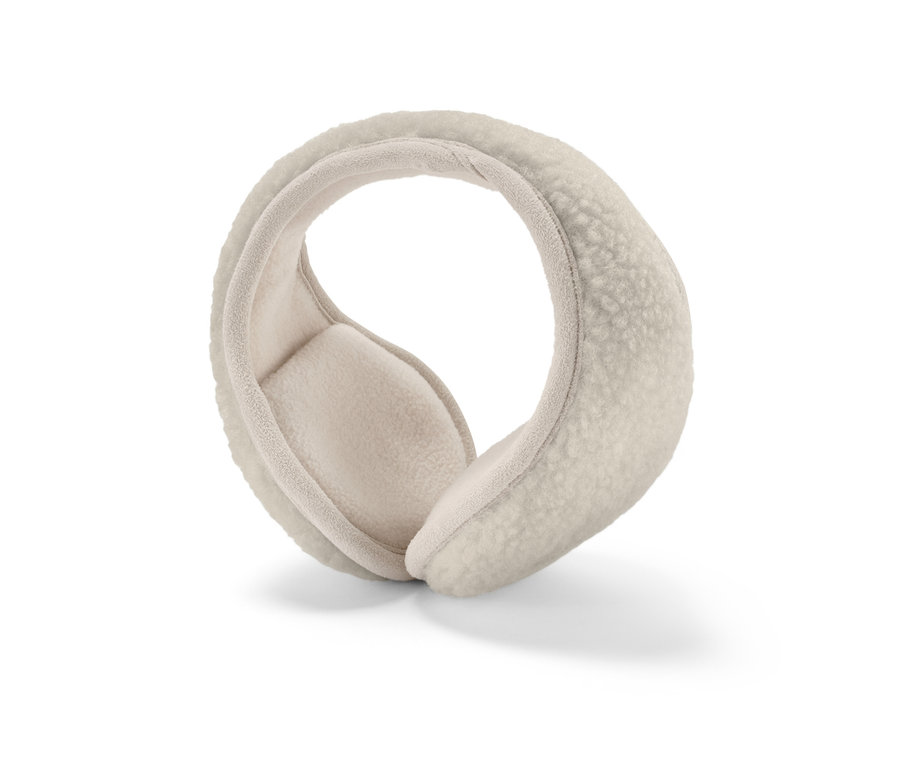 Cache-oreilles crème.