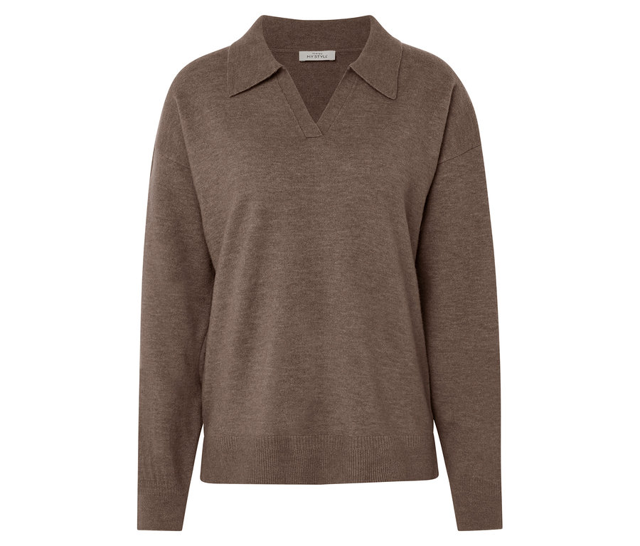 Pull en maille marron à col polo.