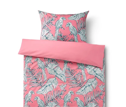 Parure de lit rose en renforcé Tropical Rose avec motif de perroquets et de feuilles.