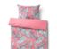 Parure de lit rose en renforcé Tropical Rose avec motif de perroquets et de feuilles.