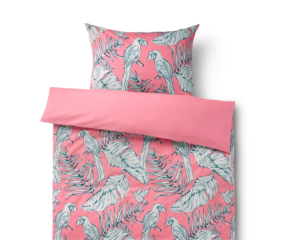 Parure de lit rose en renforcé Tropical Rose avec motif de perroquets et de feuilles.