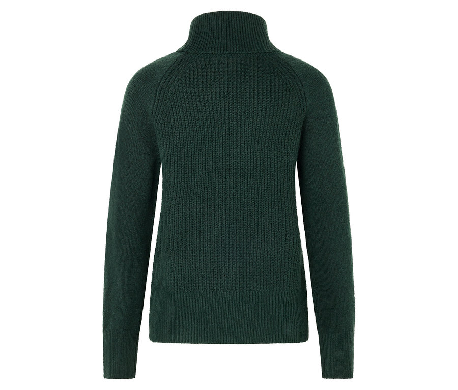 Pull à col roulé vert foncé à manches longues.