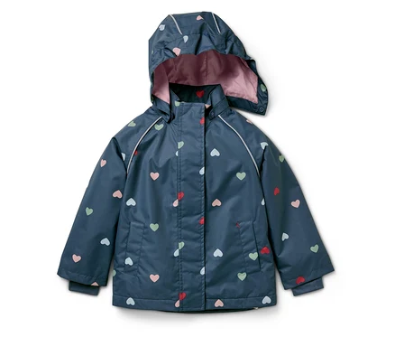 Veste bleue à capuche imprimée de cœurs.