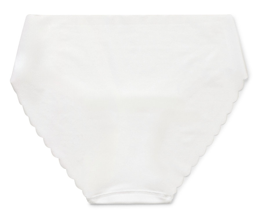 Culotte blanche avec bord ondulé.
