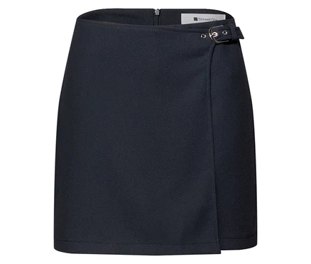 Jupe-culotte Street One bleu foncé en tissu texturé, avec un devant portefeuille et une boucle décorative à deux anneaux argentés sur le côté droit de la taille.