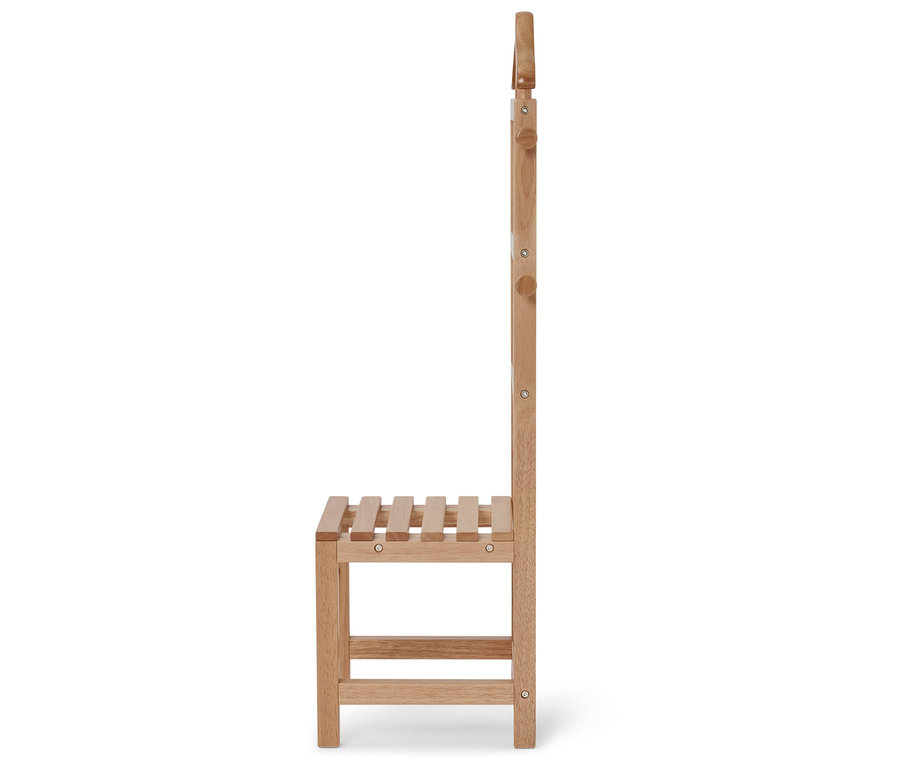 Vue latérale d'une chaise en bois marron clair avec assise à lattes sur fond blanc.