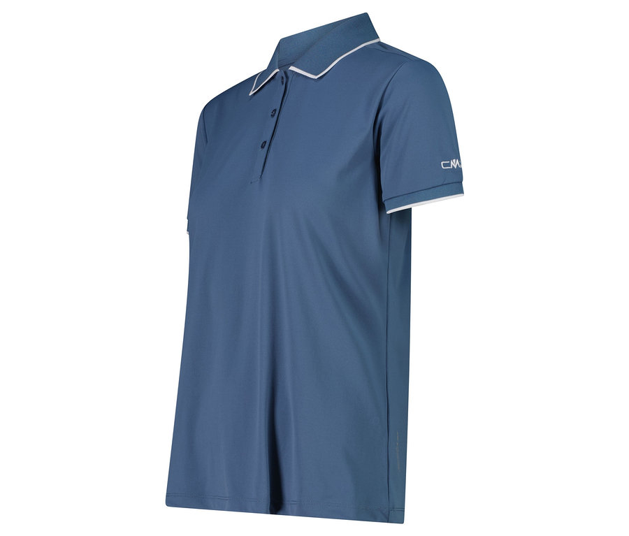 Polo bleu avec col et poignets blancs.