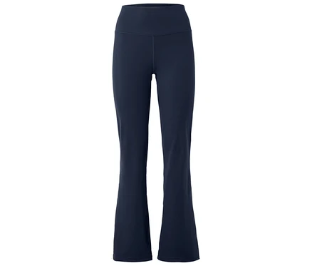 Pantalon de yoga bleu marine évasé à taille haute sur fond blanc.