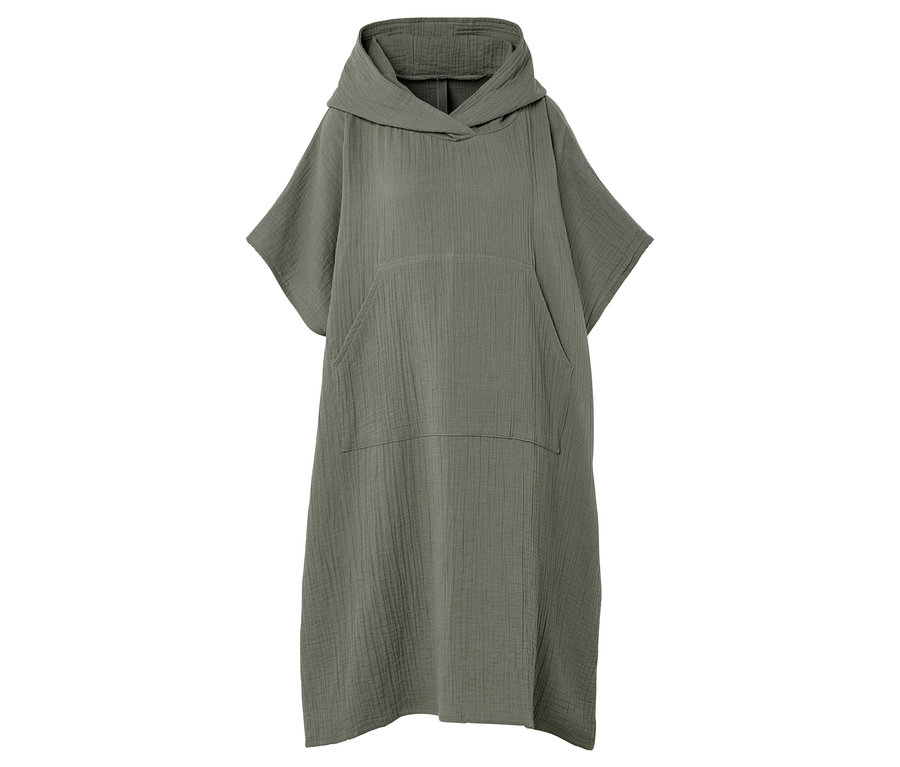 Une robe à capuche vert olive avec des manches courtes et une poche plaquée.