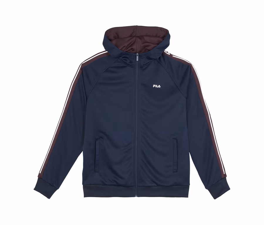 Veste de sport FILA pour homme bleu marine avec capuche doublée bordeaux, rayures blanches et bordeaux sur les manches.