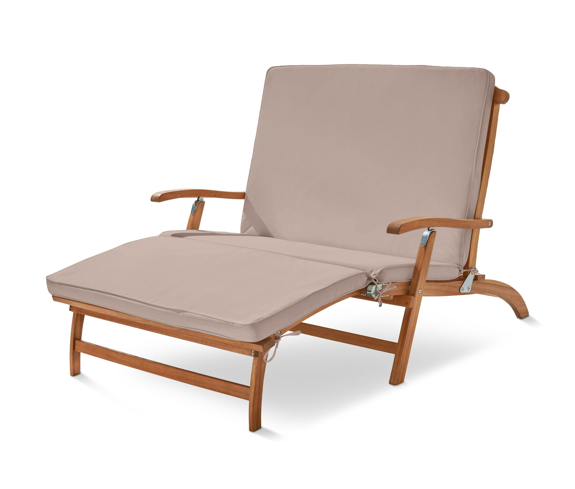 Transat double avec repose-pieds amovible. La chaise a un cadre en bois et un rembourrage beige.