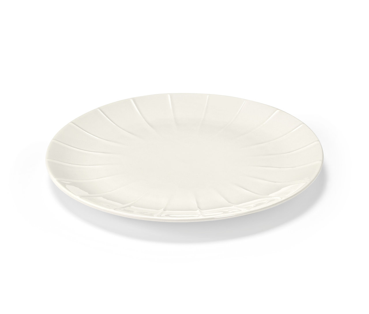 Assiette de l'ensemble vaisselle en 10 pièces.