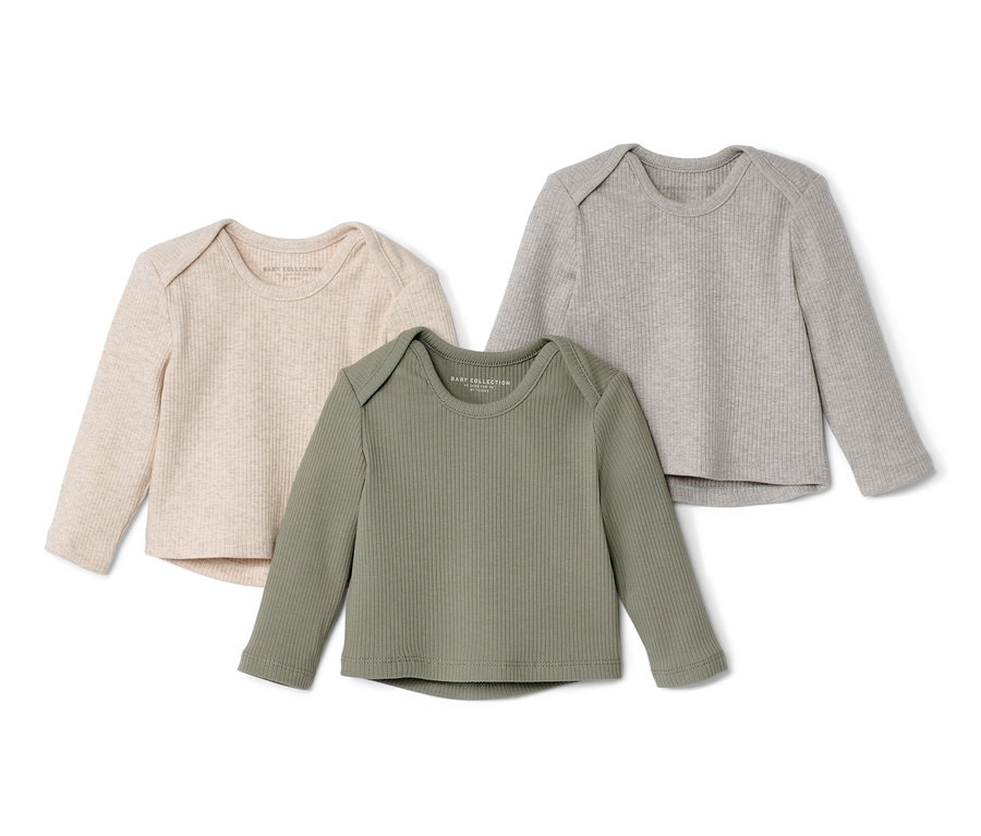 Trois t-shirts côtelés pour bébé en beige, vert olive et gris.