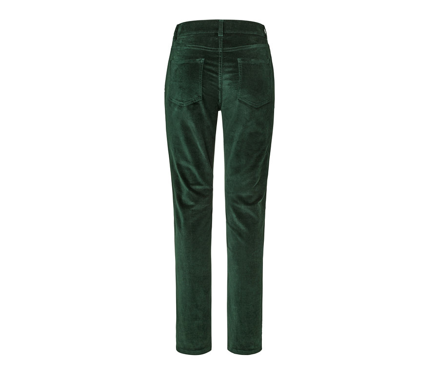 Vue détaillée de l'arrière d'un pantalon en velours vert foncé.