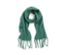 Une écharpe tissée verte avec des franges sur un fond blanc.