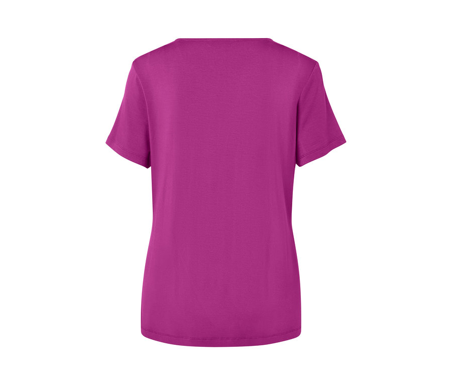 Vue arrière d'un t-shirt avec soufflet, baie.