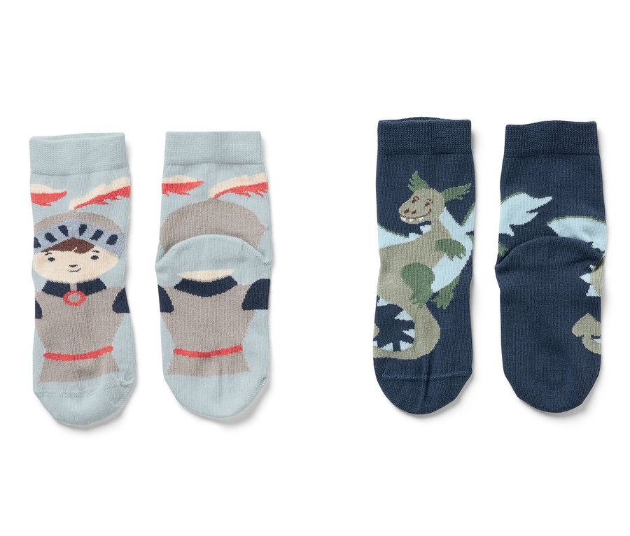 Deux paires de chaussettes pour enfants avec des motifs de chevalier et de dragon.