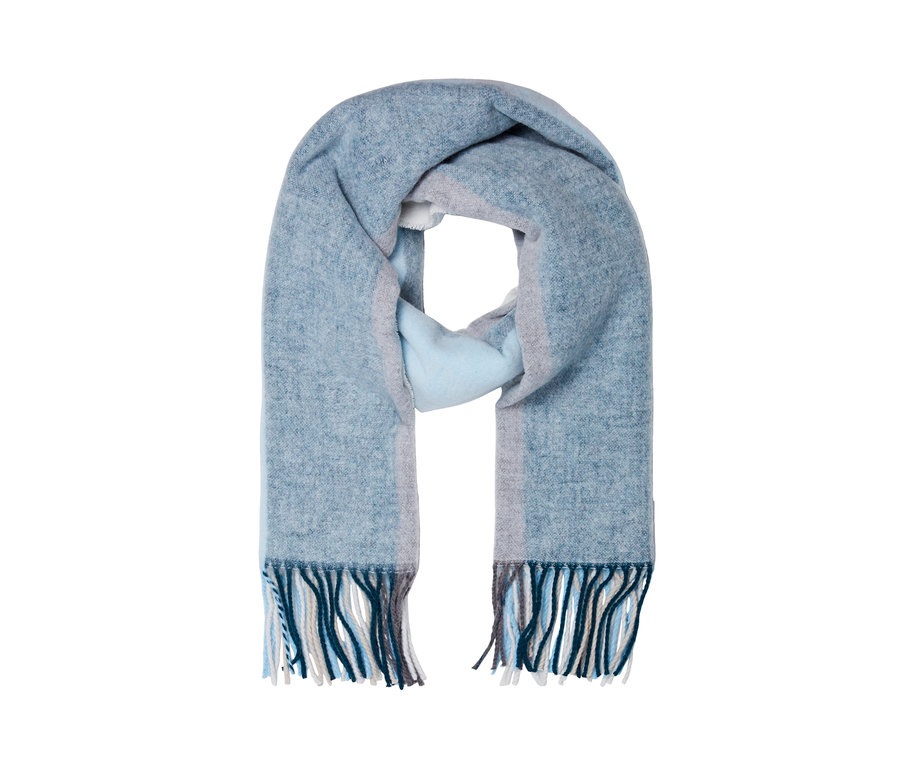 Une écharpe tissée à rayures bleu et grise avec des franges.