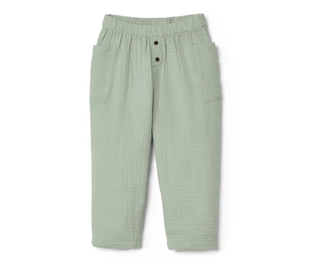 Pantalon premium pour enfant de couleur claire avec boutons et poches.