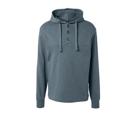 Un sweat à capuche gris avec des boutons.